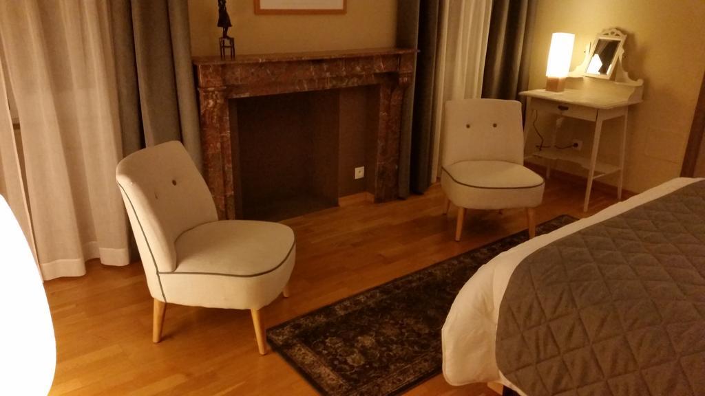La Chouette Maison - Chambres D'Hotes Et Gite En Ville 勒米尔蒙 客房 照片