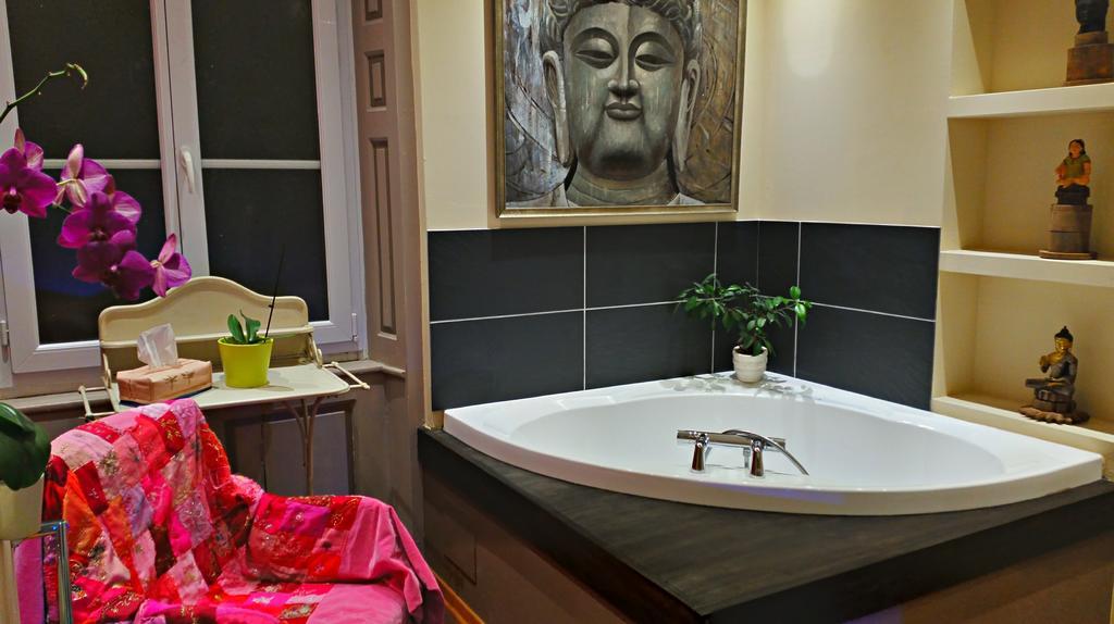 La Chouette Maison - Chambres D'Hotes Et Gite En Ville 勒米尔蒙 客房 照片