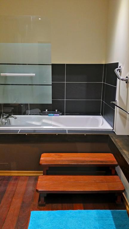 La Chouette Maison - Chambres D'Hotes Et Gite En Ville 勒米尔蒙 客房 照片
