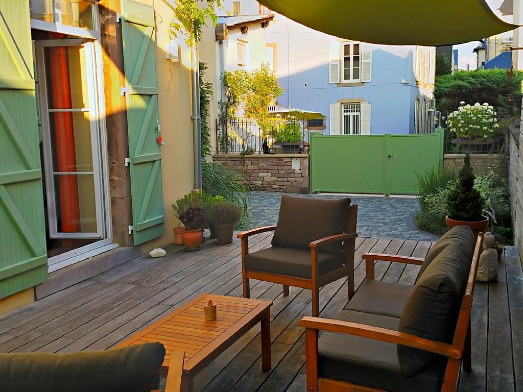La Chouette Maison - Chambres D'Hotes Et Gite En Ville 勒米尔蒙 外观 照片